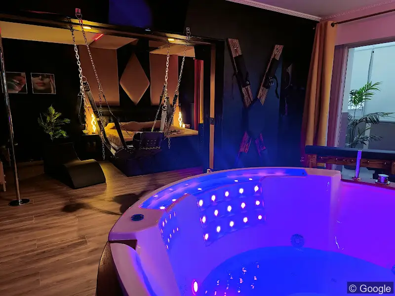 Photo de La Loveroom BDSM luxe des désirs de nice, lieu libertin à Nice